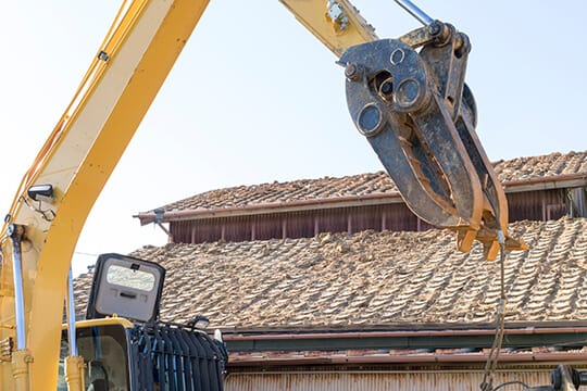 【空き家の処分方法　その2】空き家を解体して更地として売却する